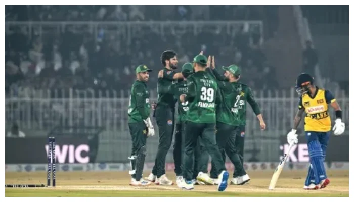 پاکستان نے سری لنکا کو ہرا کر سہ ملکی ٹی ٹوئنٹی سیریز جیت لی