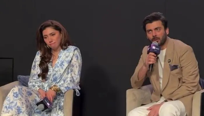 مداحوں سے محبت کا اعتراف؛ ماہرہ اور فواد خان کے جذباتی لمحے کی ویڈیو وائرل