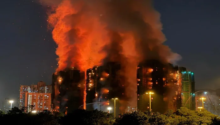 ہانگ کانگ ٹاورز آتشزدگی، 128 افراد ہلاک، درجنوں لاپتہ