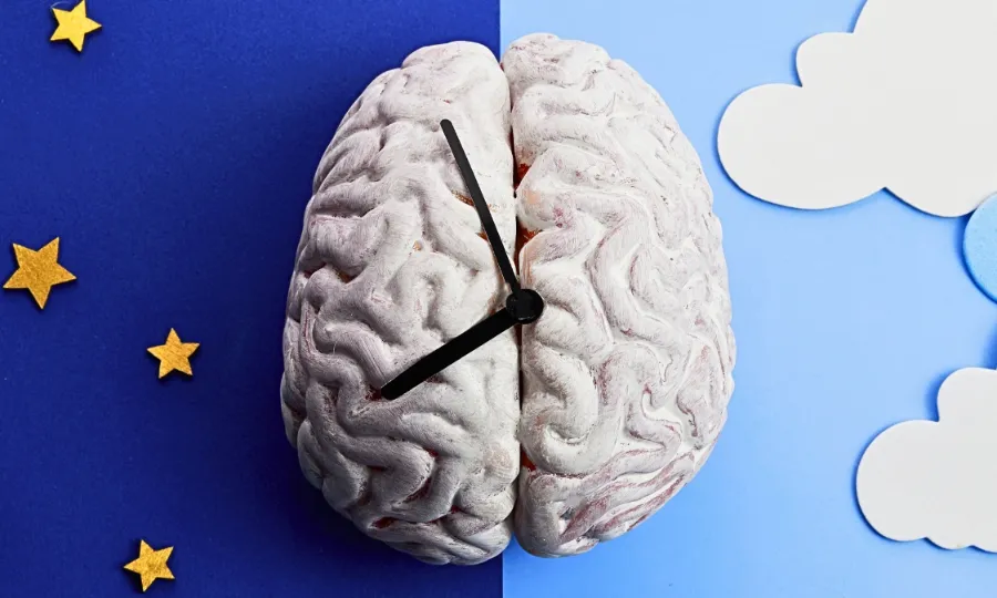 کیا آپ بھی آلارم سے چند منٹ پہلے جاگ جاتے ہیں؟