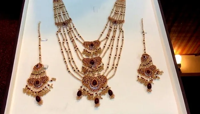 مسلسل کمی کے بعد آج سونے کے دام بڑھ گئے؛ فی تولہ کتنے کا ہوگیا؟