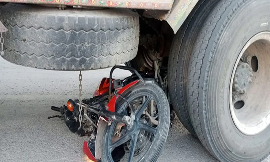 کراچی میں ٹریفک کا قہر؛ 11 ماہ 10 روز میں 808 افراد زندگی سے محروم، 11 ہزار سے زائد زخمی