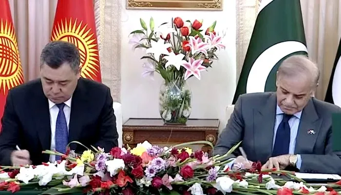 پاکستان اور کرغزستان کے درمیان مختلف معاہدوں اور مفاہمتی یادداشتوں پر دستخط
