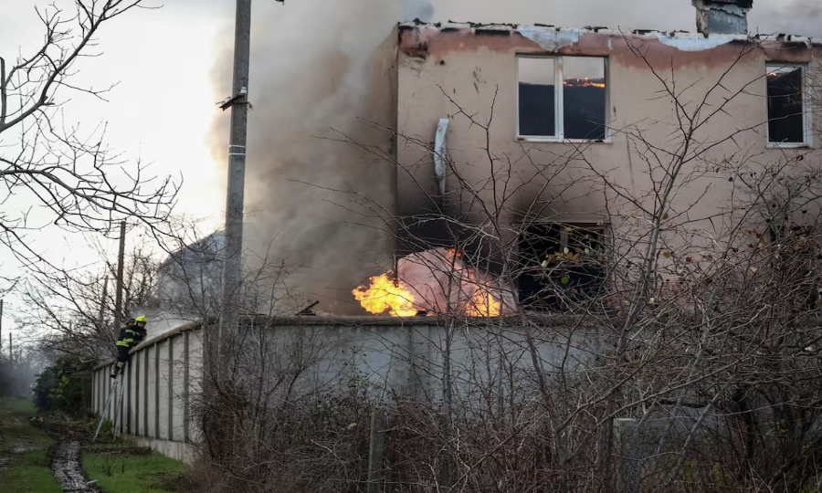 یوکرین: روسی حملے کے بعد بڑا بلیک آؤٹ، 10 لاکھ گھرانے بجلی سے محروم