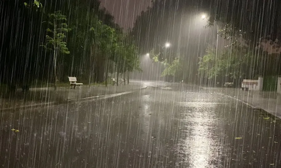 شہرقائد میں موسم سرما کی پہلی بارش، سردی میں مزید اضافہ ہوگیا