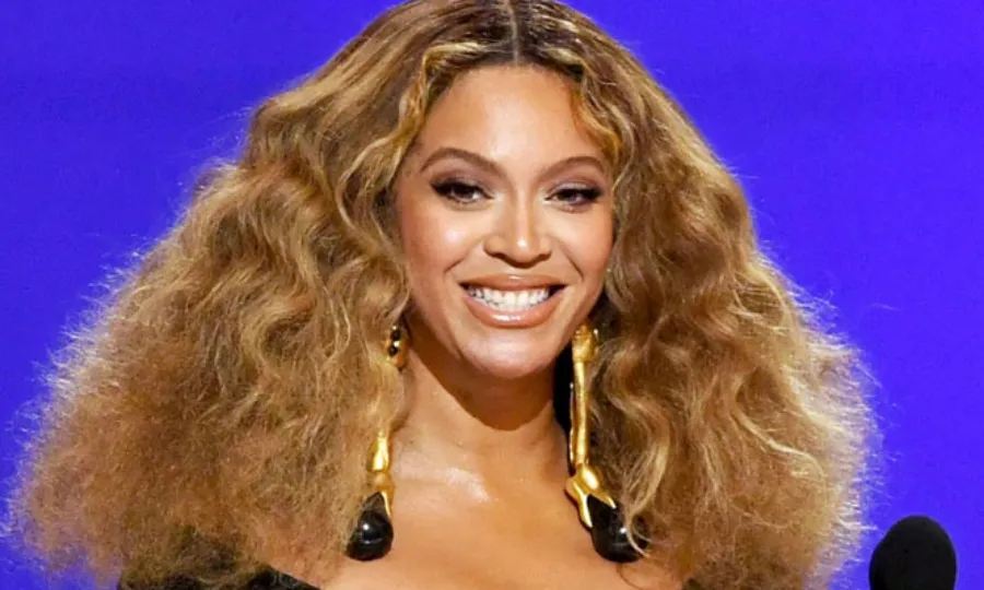 بیونسے ارب پتیوں کی فہرست میں شامل ہونے والی پانچویں موسیقار بن گئیں