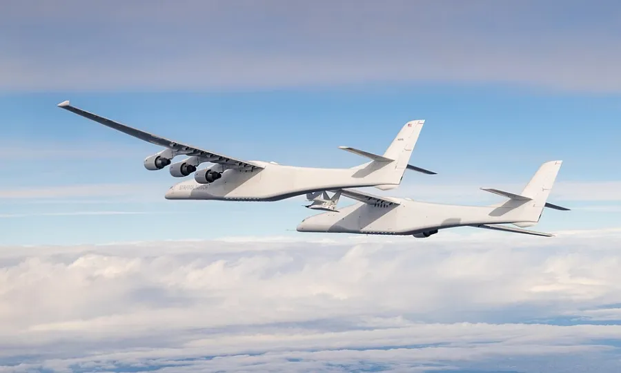 فٹ بال گراؤنڈ کے برابر پر، دنیا کے سب بڑے جہاز کی کامیاب پرواز