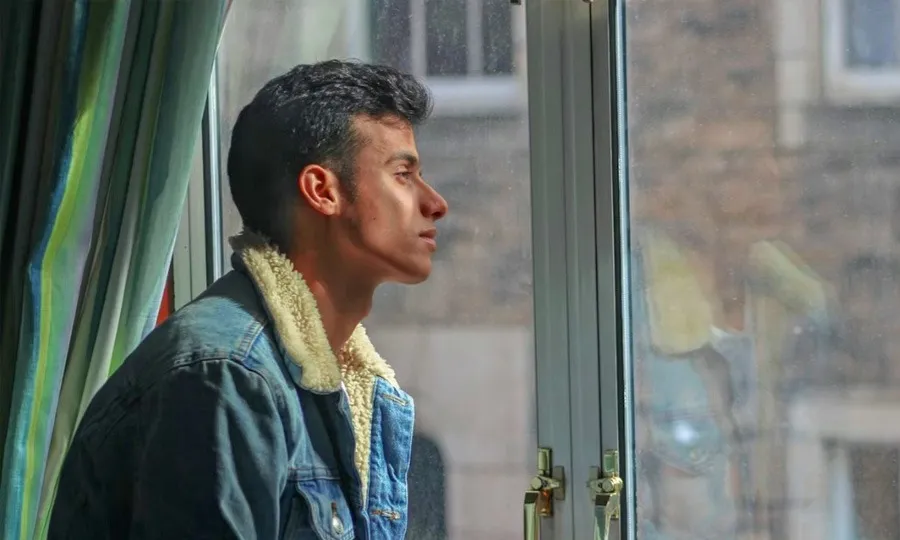 کھڑکی کے پاس بیٹھنا کس مرض میں مفید ثابت ہوتا ہے؟