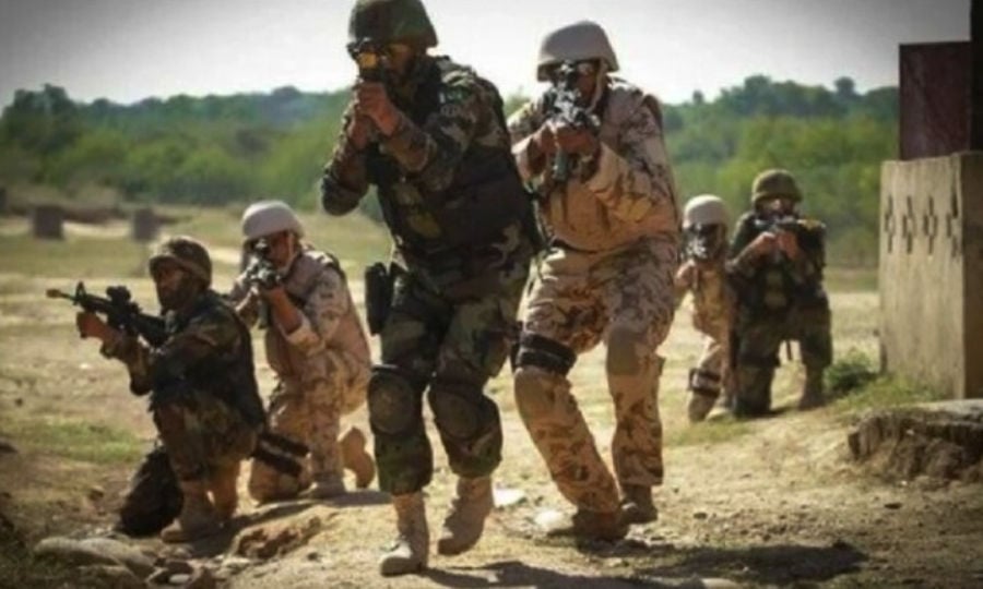 قلات میں سیکیورٹی فورسز کا آپریشن؛ فتنہ الہندوستان کے 8 دہشتگرد ہلاک