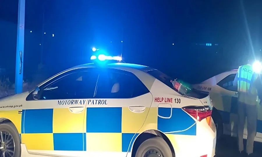 شدید دھند کے باعث موٹر وے کے مختلف سیکشنز ٹریفک کے لیے بند