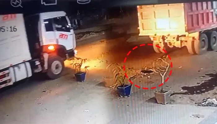 نیپا چورنگی پر مین ہول کا ڈھکن کیسے غائب ہوا؟