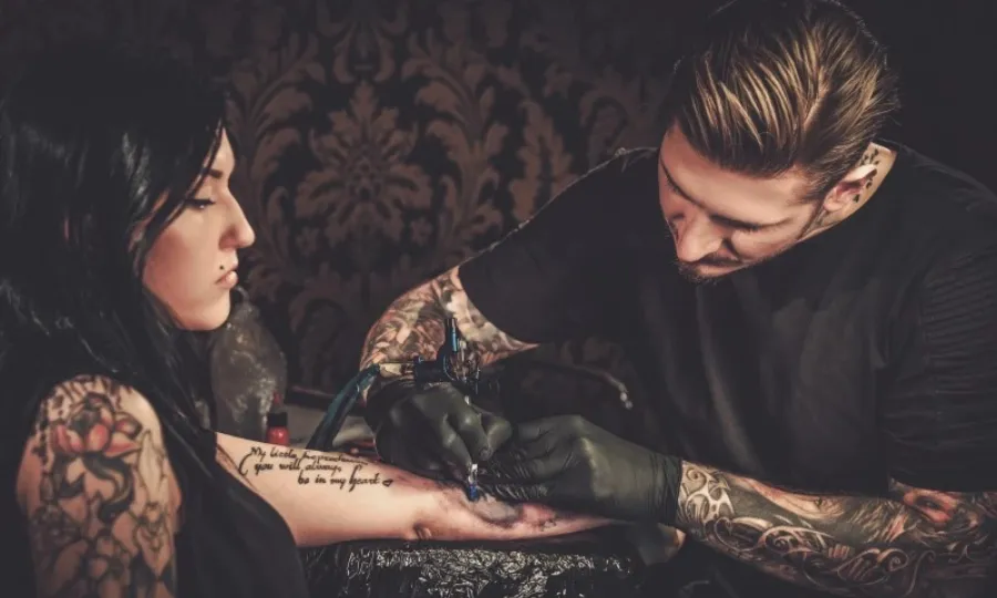 ٹیٹو کی سیاہی کس طرح صحت کو متاثر کرتی ہے؟ تحقیق میں اہم انکشاف