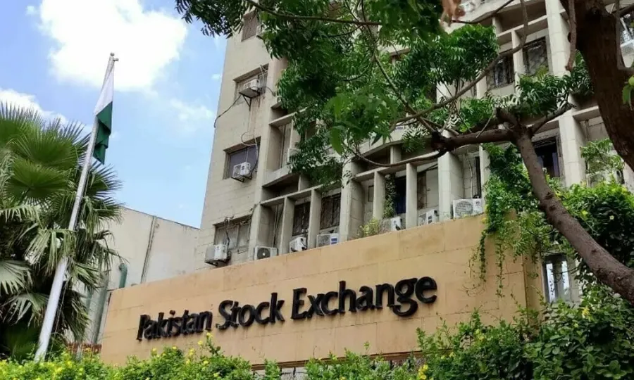 پاکستان اسٹاک ایکسچینج میں نئی تاریخ رقم، 100 انڈیکس 1 لاکھ 75 ہزار کی سطح عبور