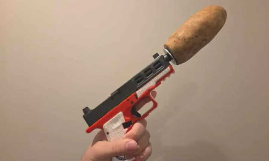 امریکی شخص نے آلو کو گن سائلنسر کے طور پر رجسٹر کروا لیا