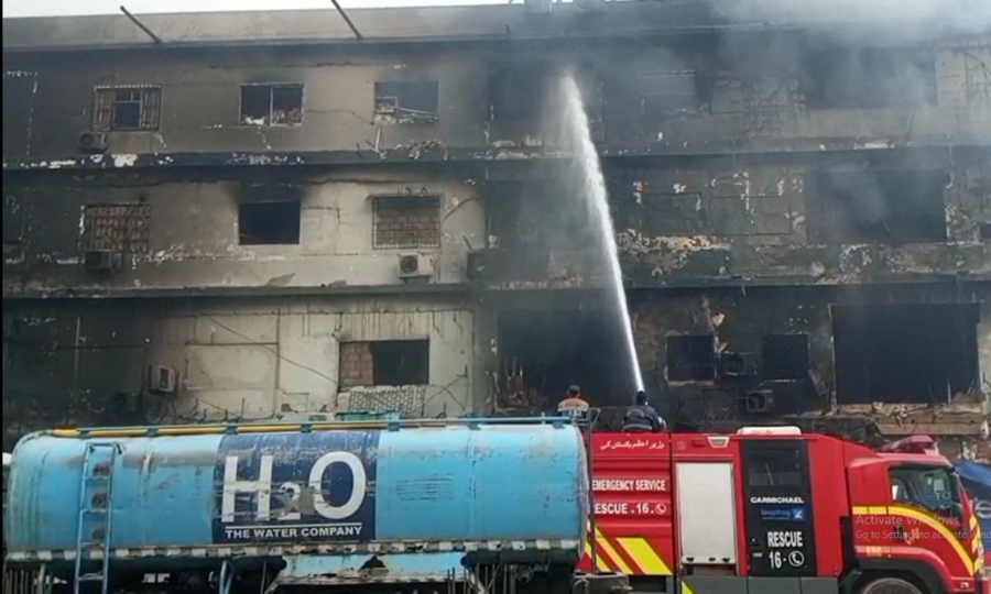 کراچی: سانحہ گل پلازہ؛ جاں بحق افراد کی تعداد 20 ہوگئی، 65 سے زائد افراد تاحال لاپتہ