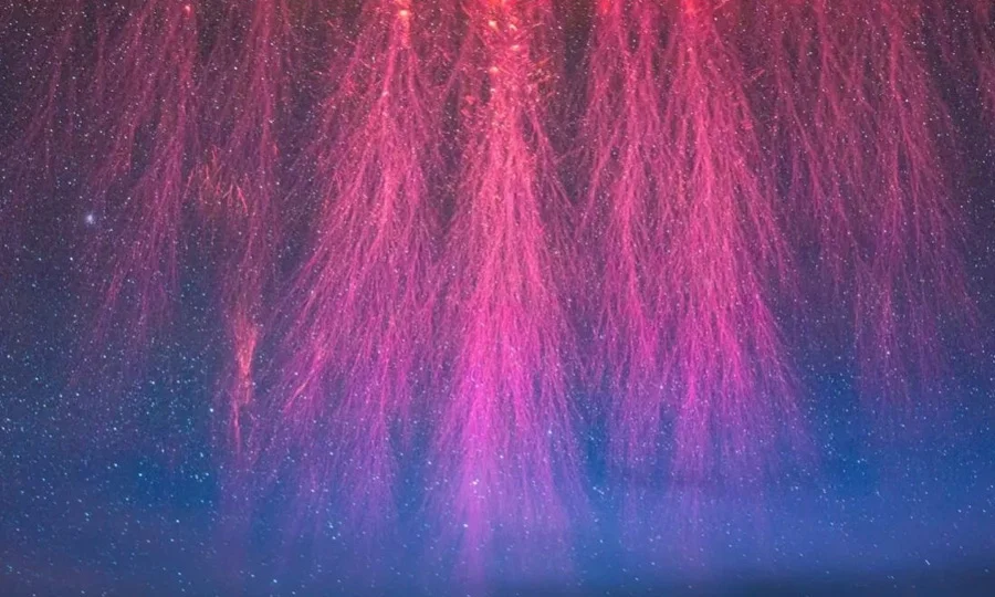 بجلی کے عجیب و غریب مظاہر؛ سائنس کیا کہتی ہے؟