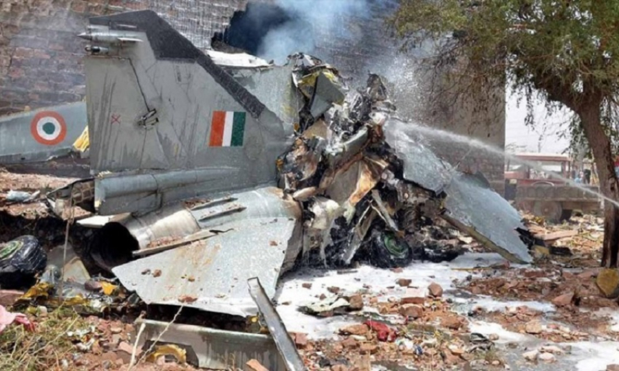 انڈین ایئرفورس کا طیارہ گر کر تباہ، فضائی حادثات بھارتی فضائیہ کے لیے مسلسل چیلنج