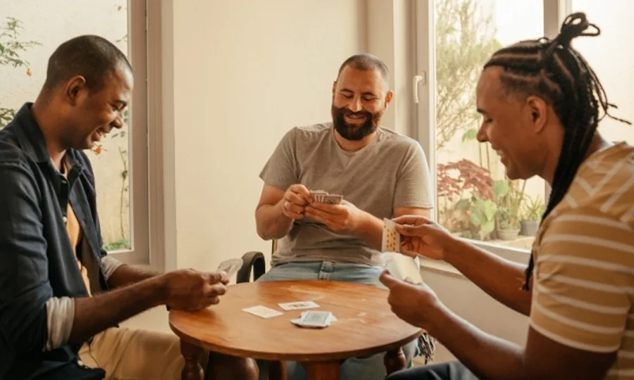 بیٹھنے کا بہترین طریقہ جو دماغی صحت کے لیے فائدہ مند ثابت ہوسکتا ہے