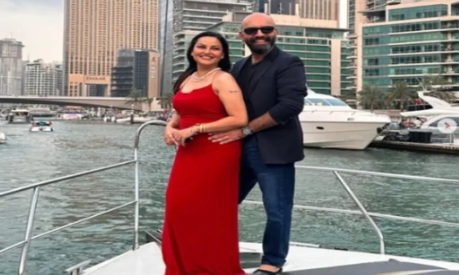 جویریہ عباسی کی شوہر کے ساتھ بولڈ تصویر ، شدید تنقید میں زد میں آگئیں