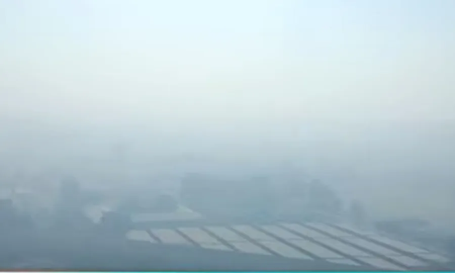 شہر قائد میں دھند کا راج، حد نگاہ 2 میٹر تک محدود