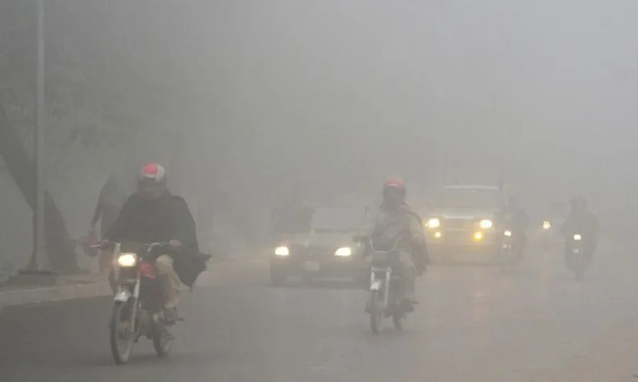 شہر قائد میں میں یخ بستہ ہواؤں کا راج، سردی کی شدت 5 ڈگری تک محسوس