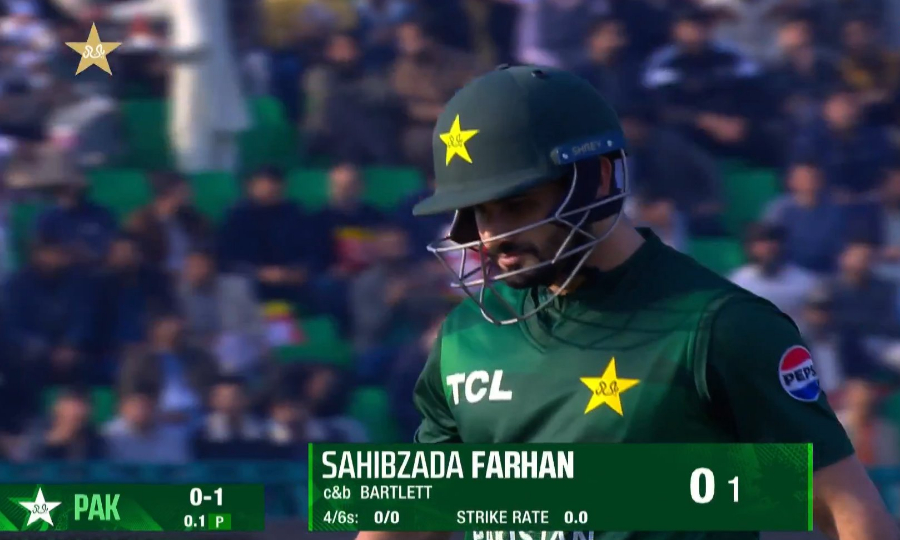 پہلا ٹی ٹوئنٹی: پاکستان کی بغیر کوئی رنز بنائے پہلی وکٹ گرگئی