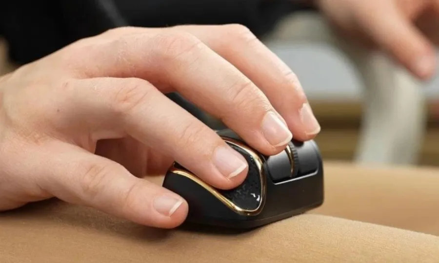 صرف دائیں ہاتھ سے چلنے والا دنیا کا سب سے چھوٹا ماؤس تیار