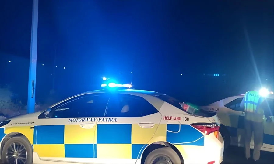 شدید دھند کے باعث موٹروے ایم–4 ٹریفک کے لیے بند، موٹروے پولیس