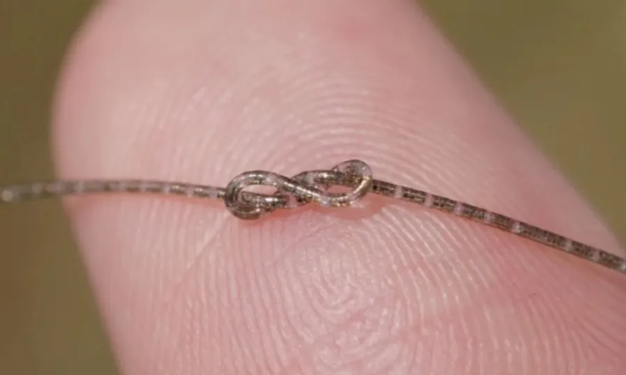 سائنسدانوں نے انسانی بال سے پتلی اور لچکدار سیمی کنڈکٹر چپ تیار کرلی