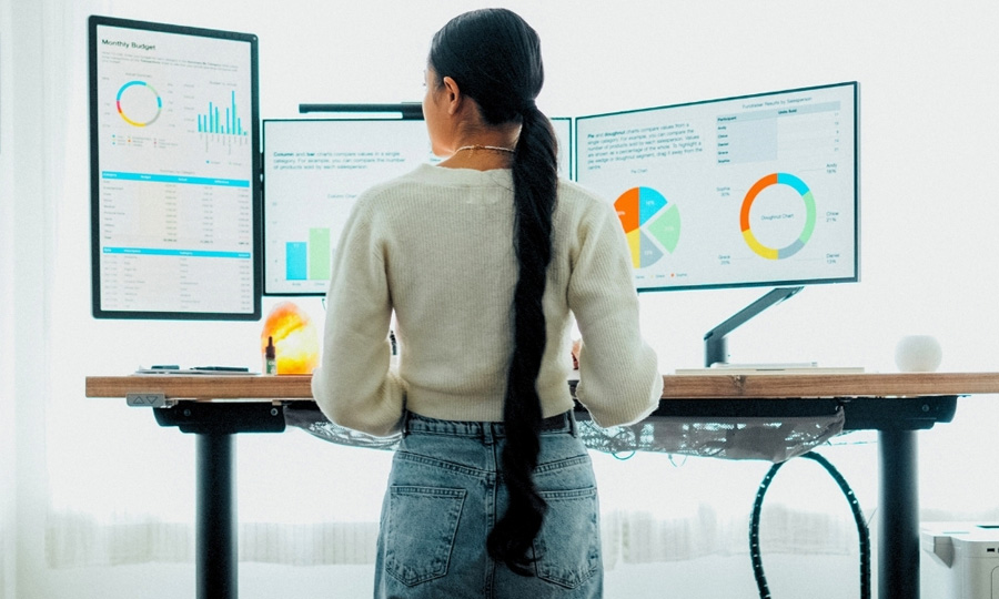 طویل وقت بیٹھنا صحت کے لیے خطرناک، گھر سے کام کرنے والوں کے لیے خوش خبری