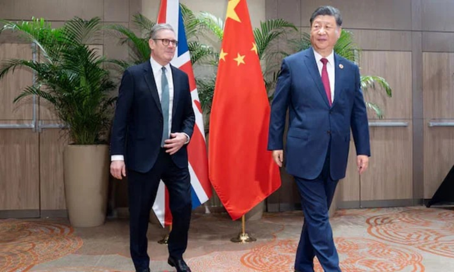 برطانوی وزیرِاعظم کیئر اسٹارمر 3 روزہ دورے پر چین پہنچ گئے