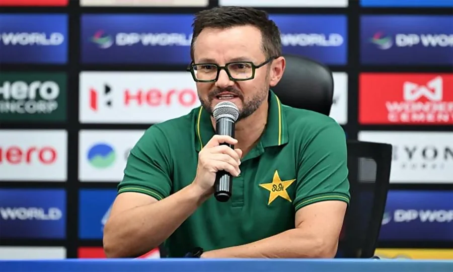 بھارت سے شکست، کوچ مائیک ہیسن نے غلطیوں کا اعتراف کرلیا