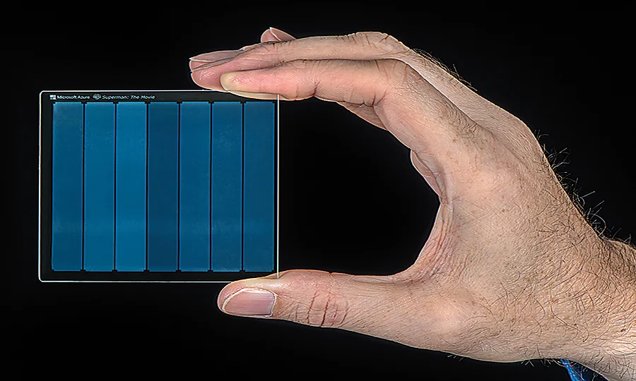 ہارڈ ڈسک کا خاتمہ قریب؟ نئی گلاس اسٹوریج ٹیکنالوجی نے مستقبل بدلنے کا اشارہ دے دیا