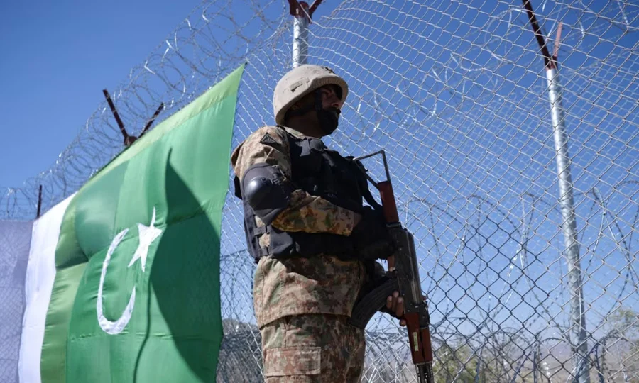 کیا پاکستان اب بھی افغانستان کے خلاف کارروائی نہ کرے؟