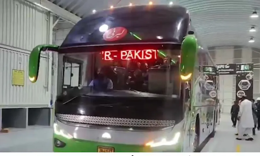 ایشیا پاک انویسٹمنٹس کے تحت ڈیزل بس ’الیکٹرک بس‘ میں تبدیل