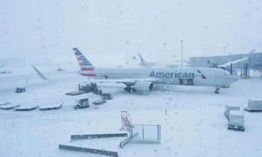 امریکا میں شدید برفباری اور طوفانی ہوائیں، سفری نظام درہم برہم