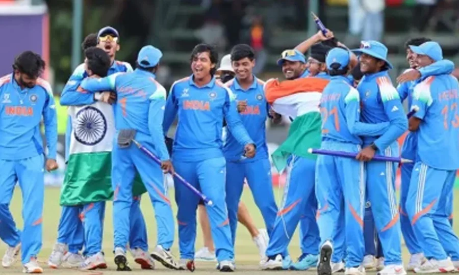 انڈر 19 ورلڈکپ فائنل میں انگلینڈ کو شکست؛ بھارت نے ٹائٹل اپنے نام کرلیا
