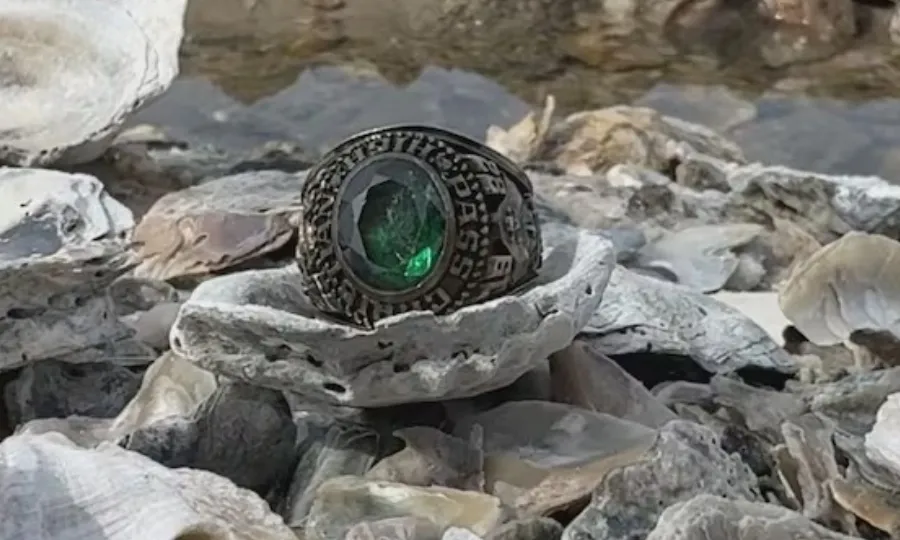 44 سال قبل گم ہونے والی انگوٹھی اصل مالک کو لوٹا دی گئی