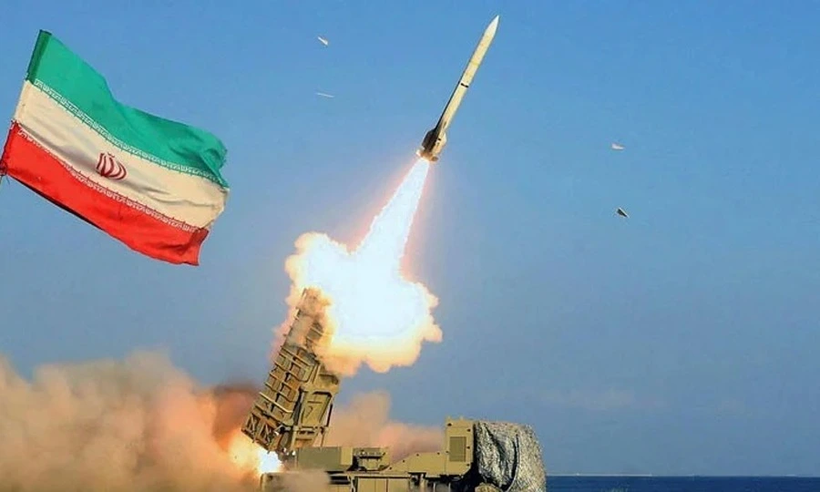 ایران کا جوابی وار، اسرائیل پر 30 میزائل داغ دیے، سائرن بجنا شروع