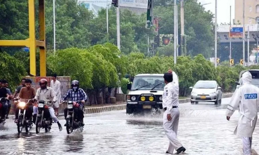 کراچی میں گرج چمک کے ساتھ بارش کا امکان