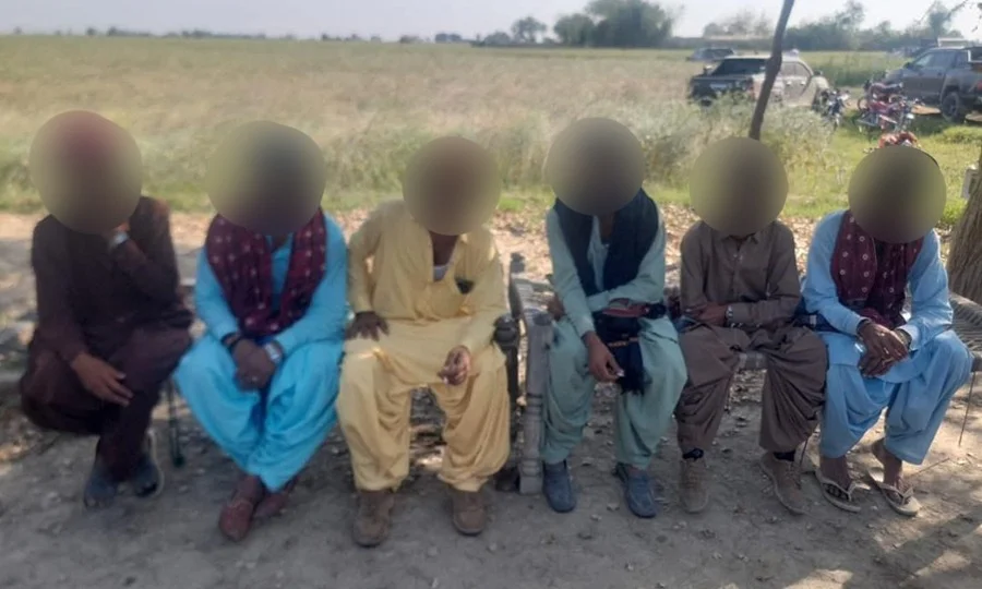 آپریشن نجات مہران؛ بدنام زمانہ ڈاکو راحب شر اور ظہور شر نے ساتھیوں سمیت ہتھیارڈال دیے