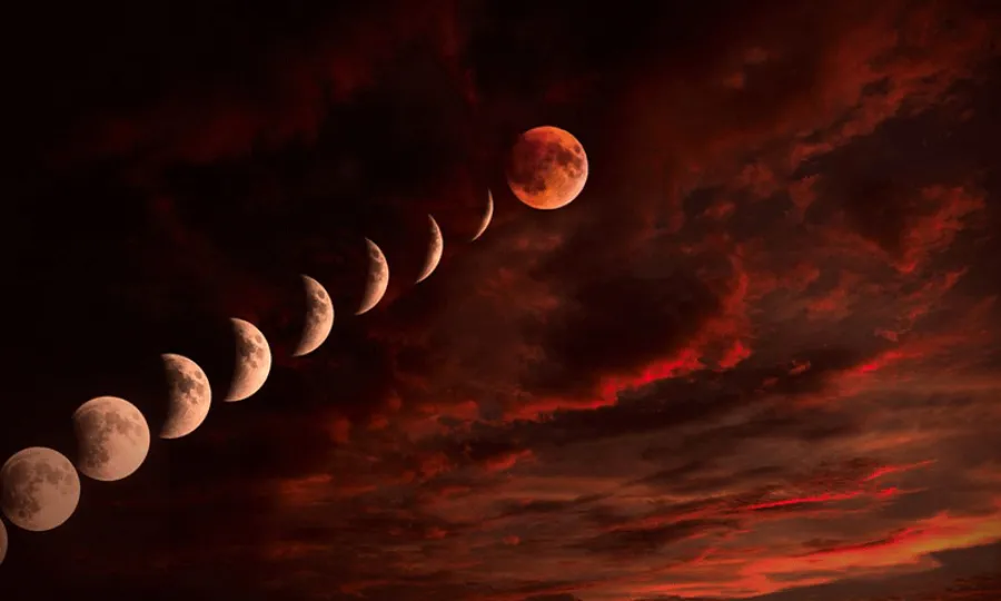 رواں برس کا پہلا بلڈ مون کب نمودار ہوگا، کیا پاکستان میں دیکھا جاسکے گا؟