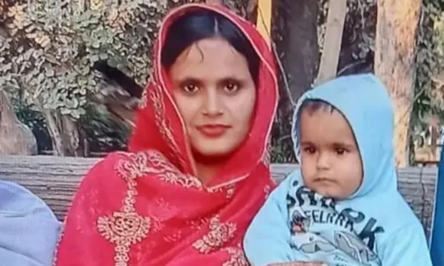 بھاٹی گیٹ کے قریب مین ہول میں گرنے والی ماں اور بچی کی پوسٹ مارٹم رپورٹ سامنے آگئی