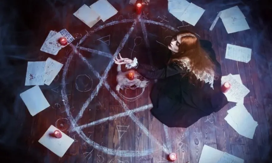 شوبز میں کالا جادو؟ ماہر نجوم کا چونکا دینے والا انکشاف