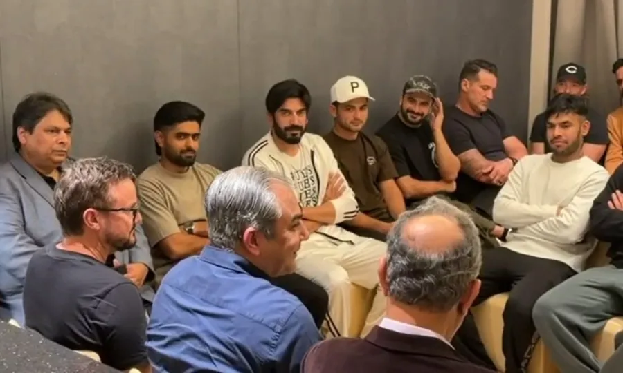 محسن نقوی کی قومی ٹیم اور مینجمنٹ سے ملاقات؛ کھلاڑیوں کا حوصلہ بڑھایا