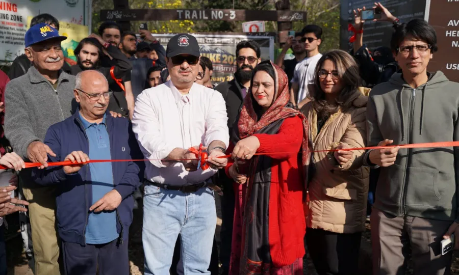 مارگلہ ٹریل پر صحت کا پیغام؛ 700 طبی طلبہ اور ڈاکٹروں کی انسدادِ موٹاپا ہائیک