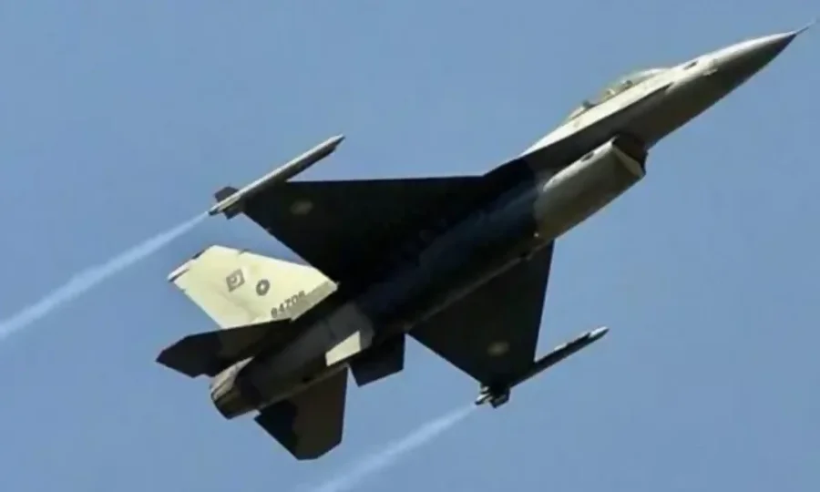 پاکستان کی فضائی کارروائی میں 80 سے زائد خارجی دہشت گرد ہلاک، 7 مراکز مکمل تباہ