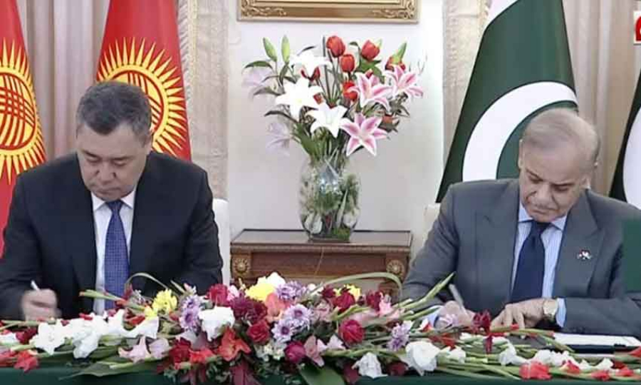 قازق صدر کا دورہ پاکستان، 36 ایم او یوز اور معاہدوں پر دستخط