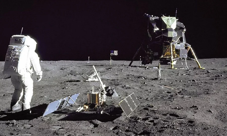 نصف صدی بعد انسان کی چاند پر واپسی کی تیاری، ناسا نے الٹی گنتی شروع کردی