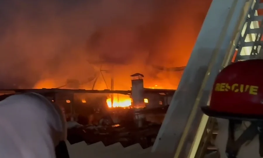 کراچی، سائٹ ایریا کی فیکٹری میں خوفناک آتشزدگی، ریسکیو آپریشن جاری